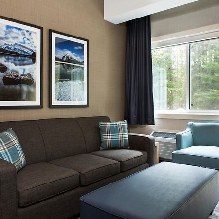 Mountaineer Lodge Лейк-Луиз Экстерьер фото