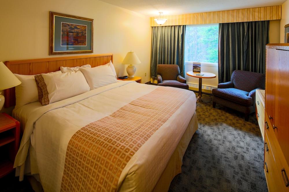Mountaineer Lodge Лейк-Луиз Экстерьер фото