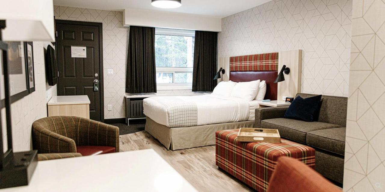 Mountaineer Lodge Лейк-Луиз Экстерьер фото