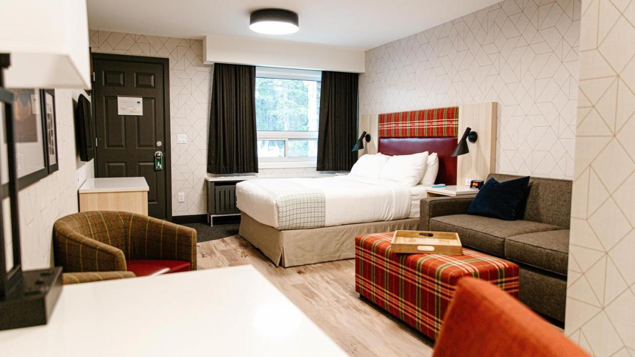 Mountaineer Lodge Лейк-Луиз Экстерьер фото